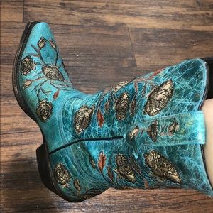 Size 7.5 lucchese boots